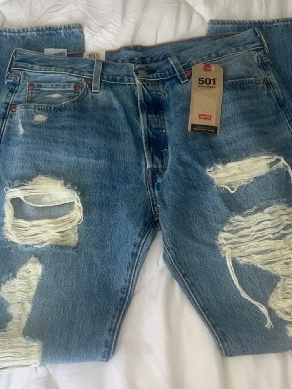 501® ORIGINAL FIT RIPPED WOMEN'S JEANS - Picture 6 of 7
